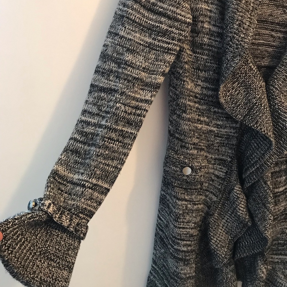 Gorgeous White House Black Market cardigan.